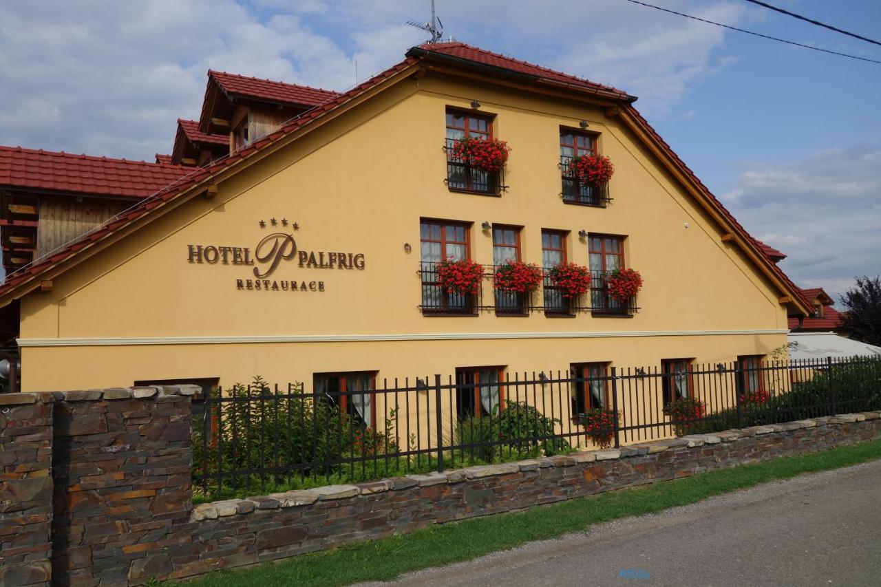 Hotel A Restaurace Palfrig Stara Ves nad Ondrejnici Buitenkant foto